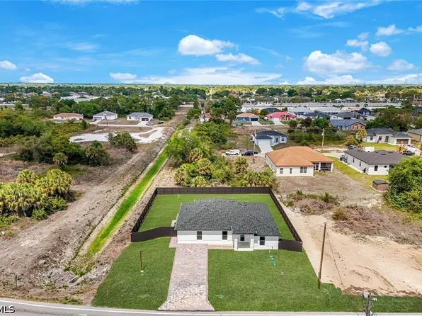 3020 1st St W, Lehigh Acres, FL 33971