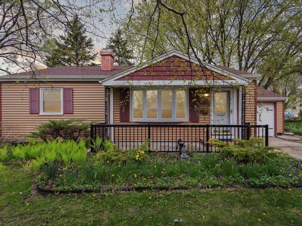 1435 Macfar Ln, Janesville, WI 53546