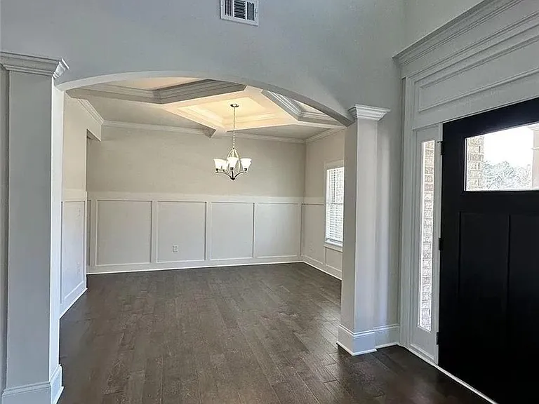 1850 Silver Crest Way — Photo 3