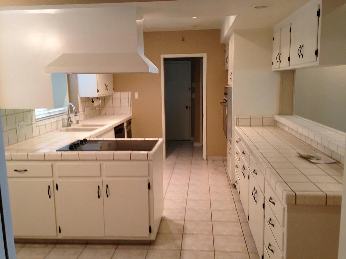 Kitchen - 838 S Citrus St