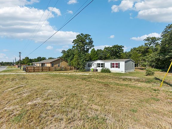 2nd image of 144 Los Arcos Rd