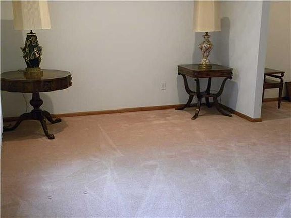 3rd image of 114 Pauline Dr
