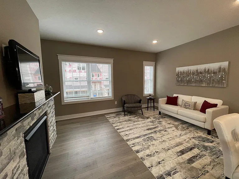 1738 Chief Okemos Cir — Photo 14