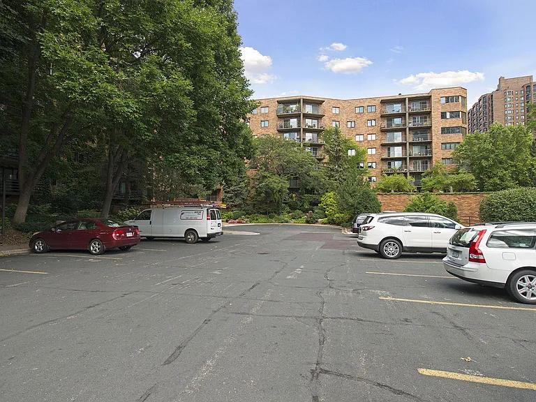 210 W Grant St #204 — Photo 13