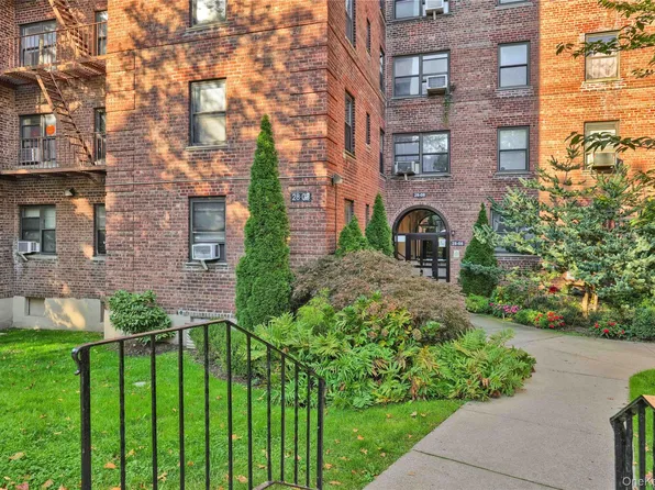 28-02 141st Street #3D, Flushing, NY 11354