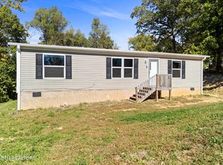 111 Grey Dove Ln, Powell, TN 37849