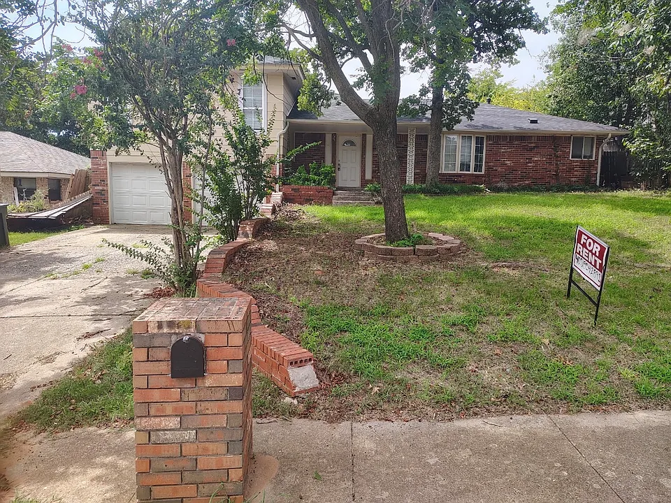 908 Belle Air Ave
