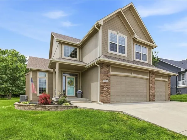 1601 NW Pond Ave, Grain Valley, MO 64029