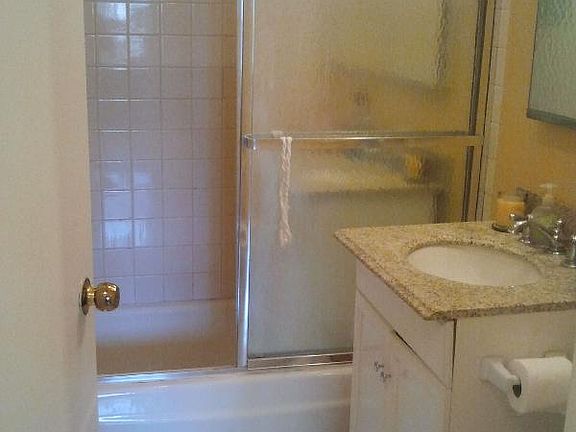 4th image of 1255 N Sandburg Ter Unit 1110E