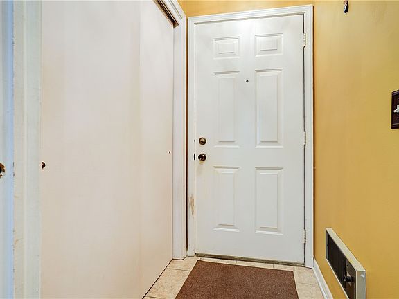 4th image of 101 Branchwood Ln