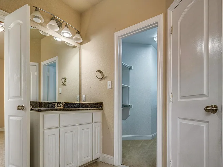 725 Rembrandt Ct — Photo 32