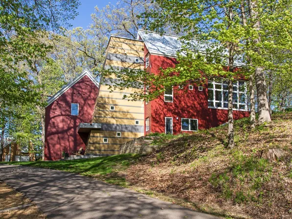 351 Highview Rd, Hudson, WI 54016