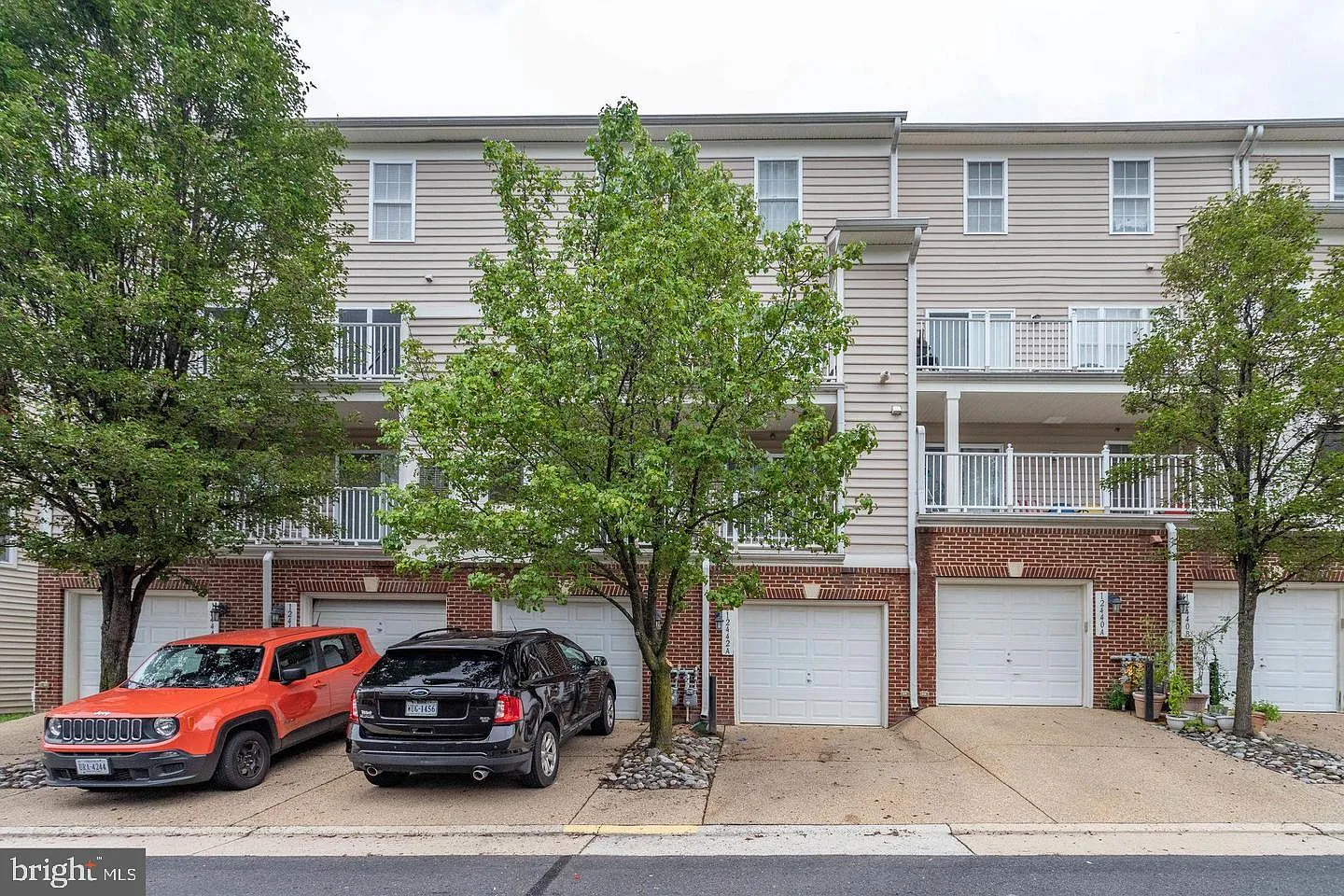 2 bed, 2.5 bath, 1184 sqft, $2,500 — Photo 1