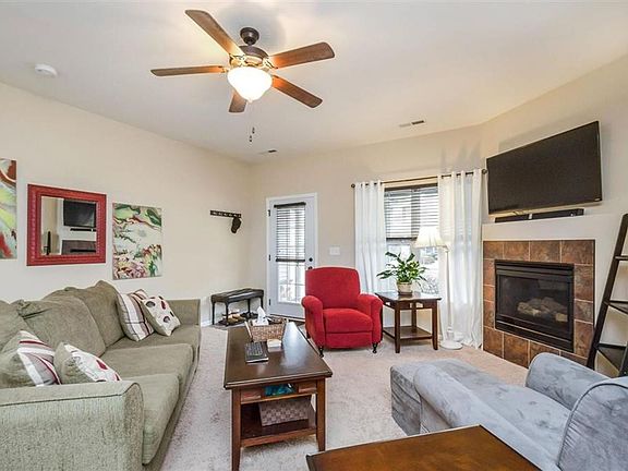 5th image of 418 Cambria Dr