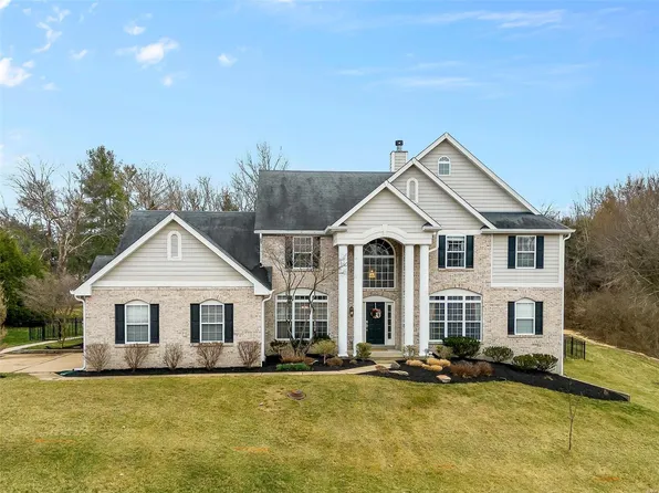 17892 Westhampton Woods Dr, Chesterfield, MO 63005