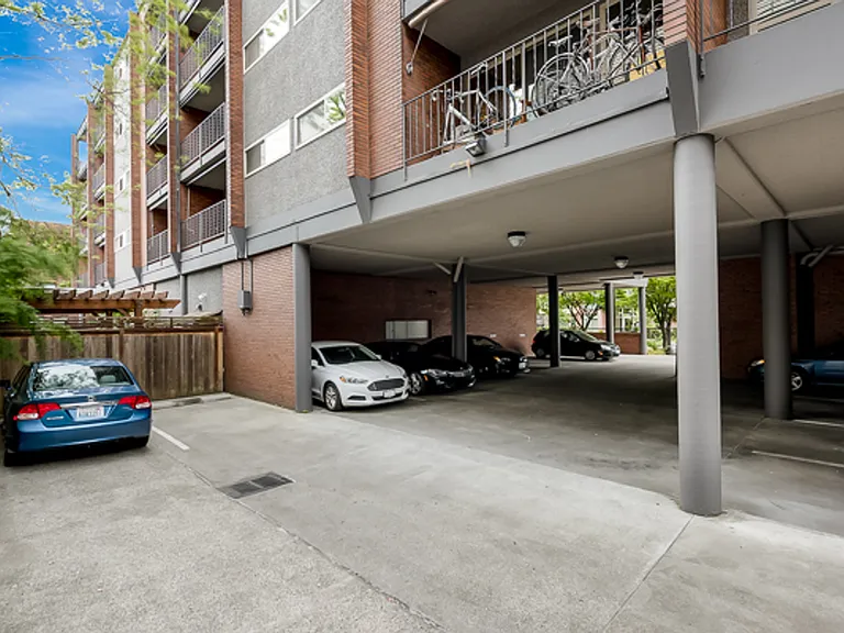 Ramayana Apartments — Photo 15
