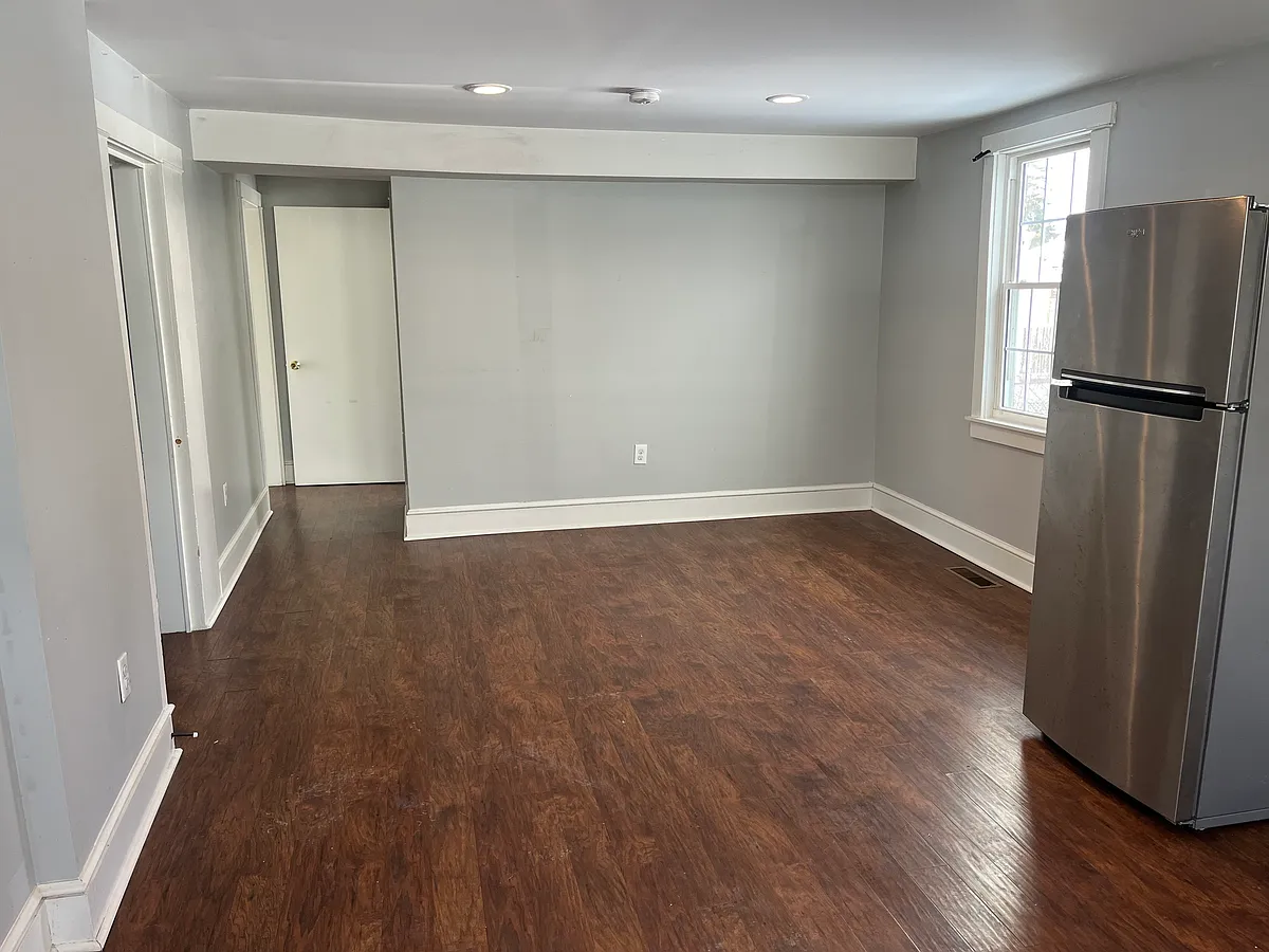 Building Photo - 2059 Pennwick Rd #1