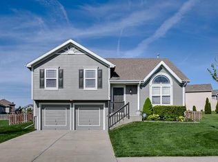11422 N Winchester Ave, Kansas City, MO 64156