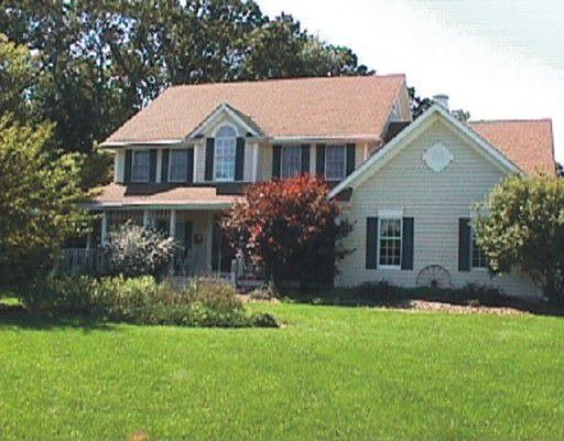 Country home on 1 acre