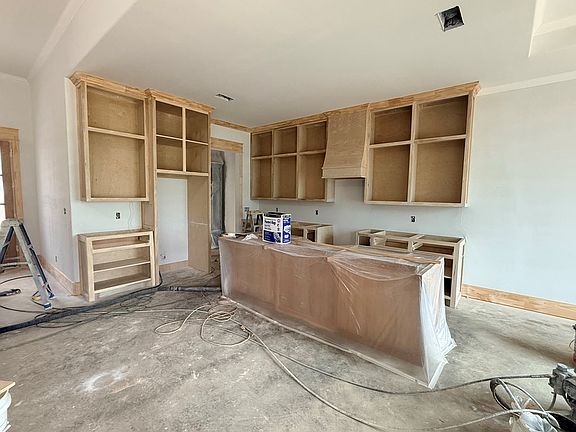 3rd image of 170 Clear View Ln