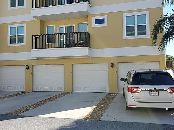 Garage on end of unit