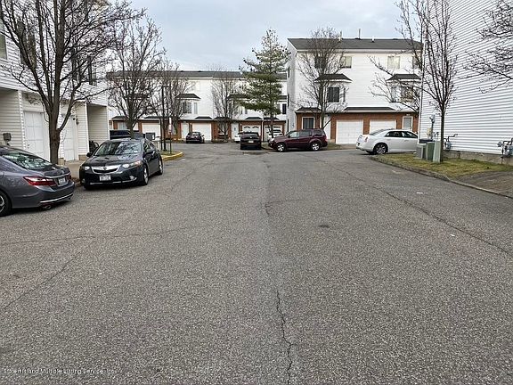 2nd image of 285 Aspen Knolls Way