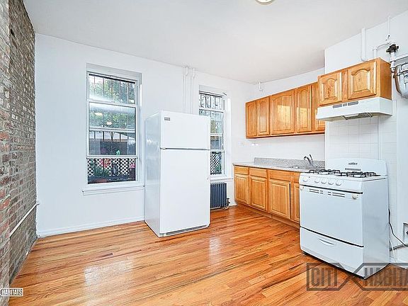 4th image of 16 Tiffany Pl APT 1L