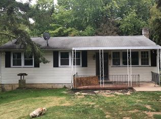 218 Russell Rd, Zelienople, PA 16063