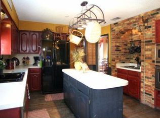 2900 Sweet Briar St, Grapevine, TX 76051