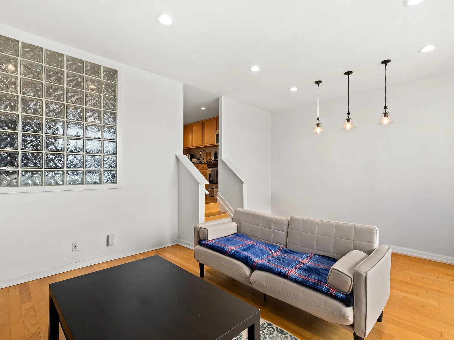 Zephyr Lofts — Photo 4