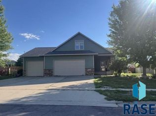 913 N Caleb Ave, Sioux Falls, SD 57103
