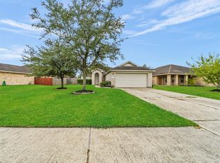 227 Seascape Ln, Dickinson, TX 77539