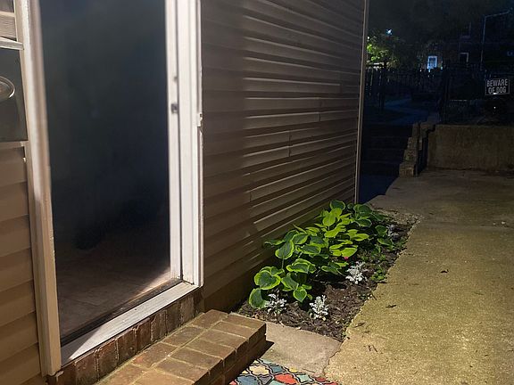 2nd image of 2620 Indiana Ave #B