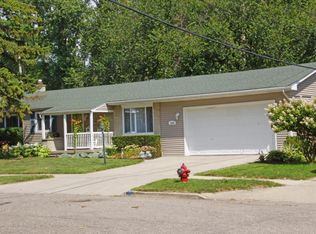 1604 Autumn Ln, Lansing, MI 48912