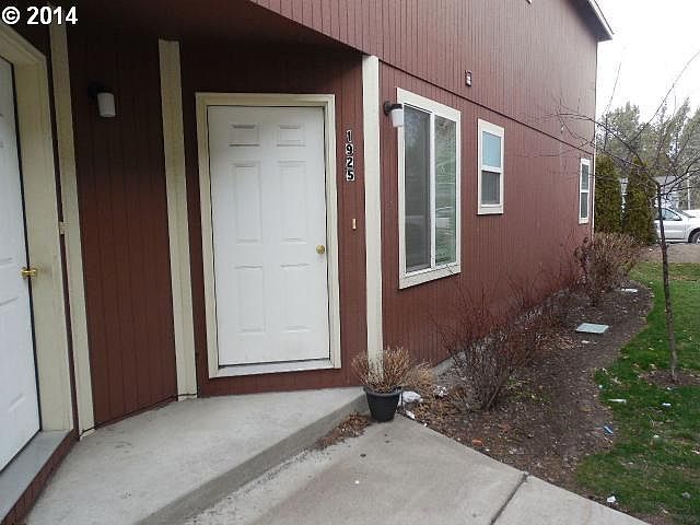 2nd image of 1925 SW Canyon Dr