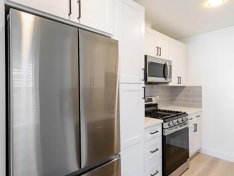 7556 Herschel Ave — Photo 4