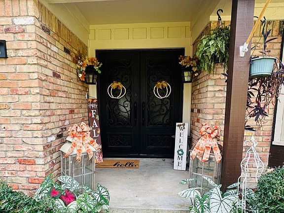 2nd image of 1308 Azalea Dr