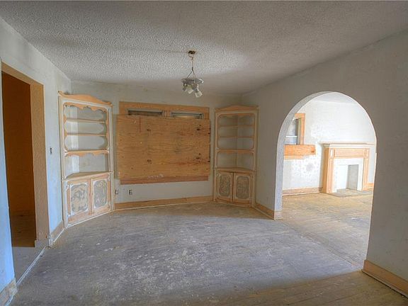 5th image of 3101 Thannisch Ave