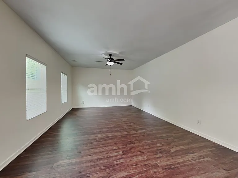350 Scotland Dr — Photo 5