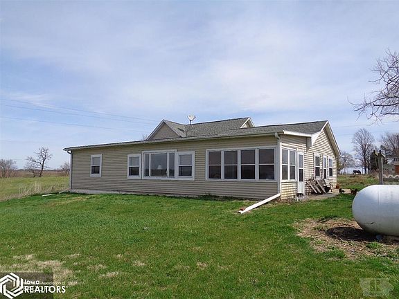 3rd image of 1047 Township Road 1315 E