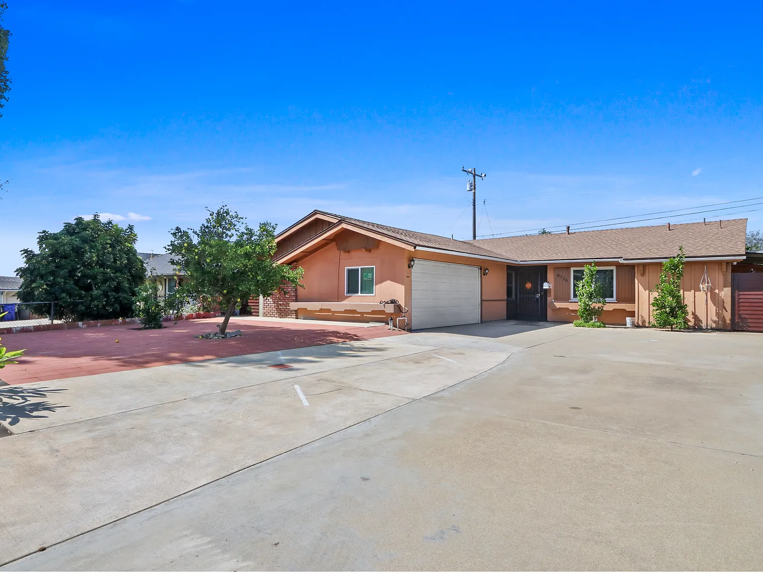 3 bed, 1223 sqft, $3,100 — Photo 1