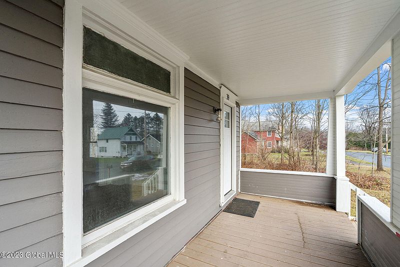 4th image of 39 Union Street