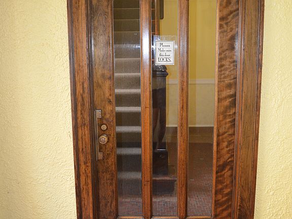 Entrance2