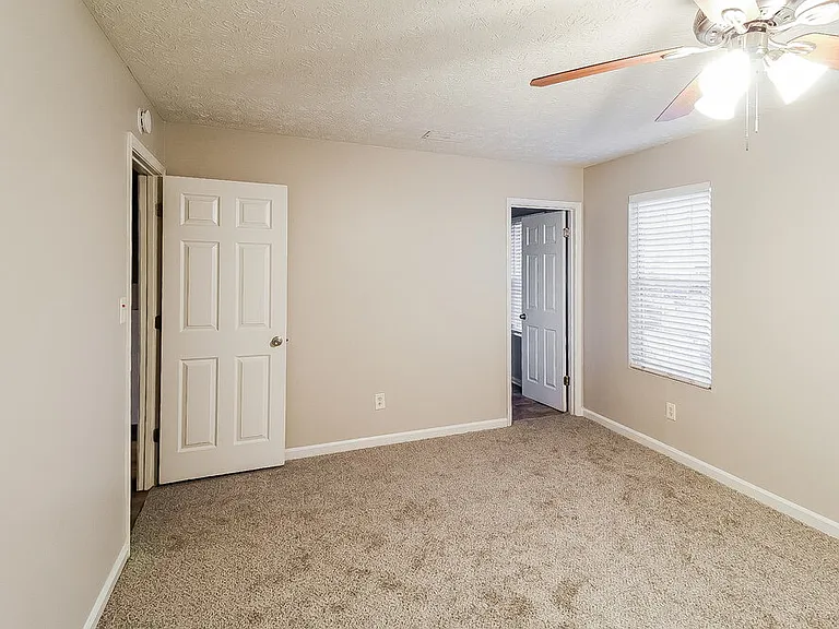 5164 Galbraith Cir — Photo 16