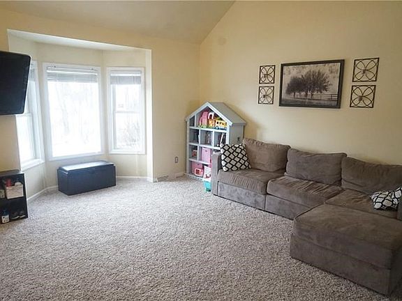 2nd image of 811 Kira Cir