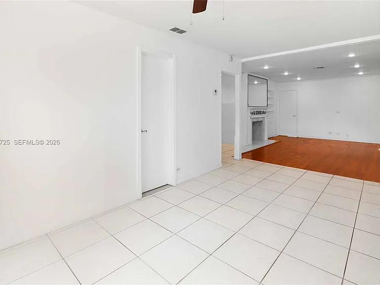 706 S 19th Ave — Photo 18
