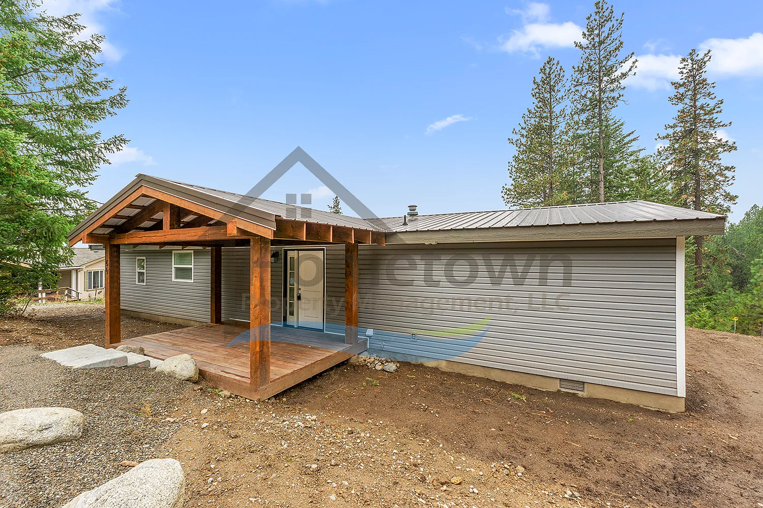 3 bed, 1600 sqft, $1,600 — Photo 2