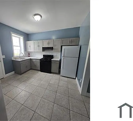 218 Clinton Pl #1