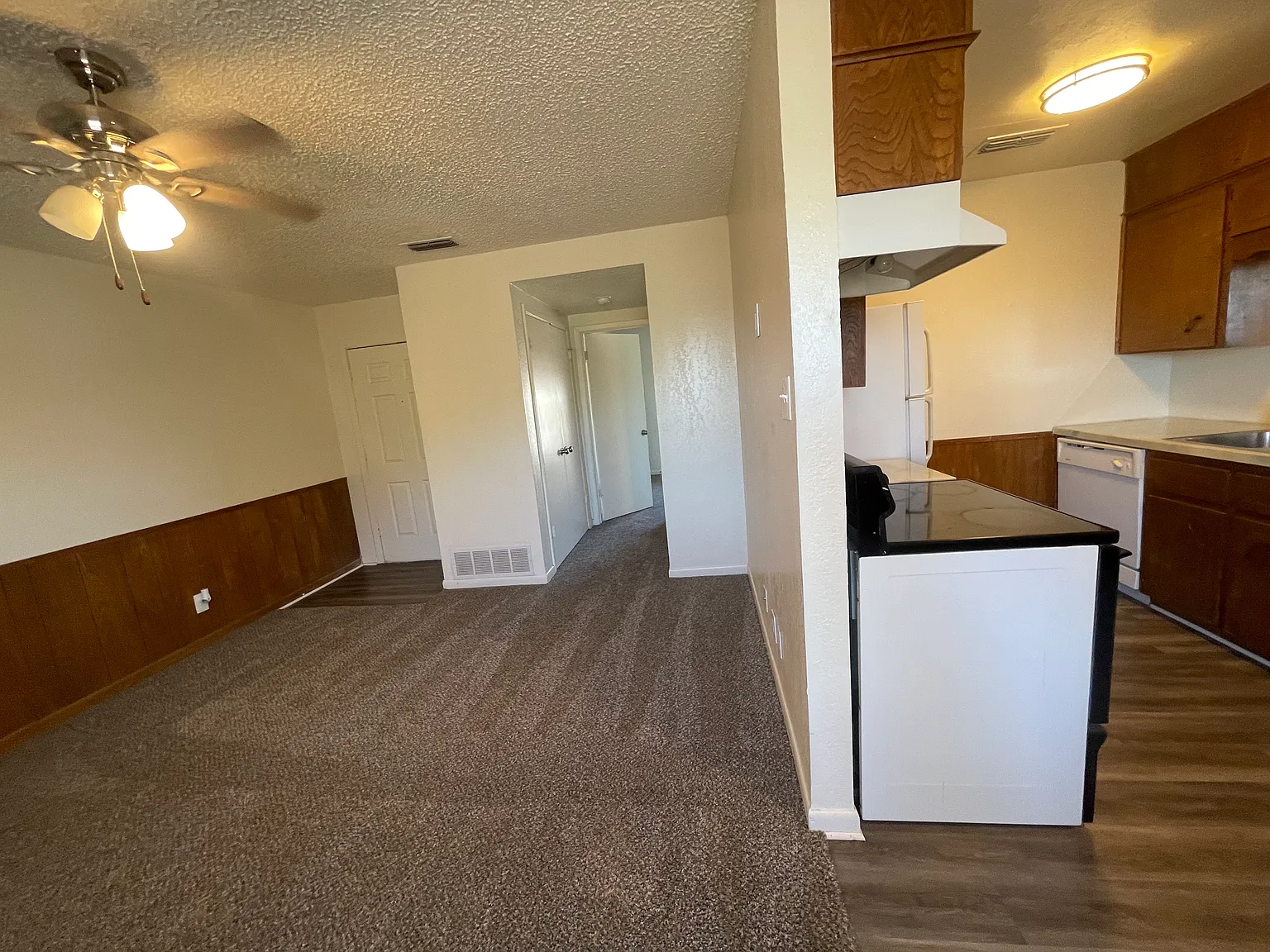 1702 Kirk Ave — Photo 2