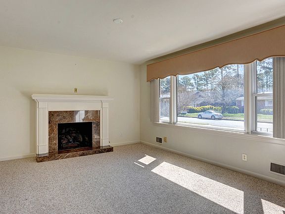 2nd image of 5444 Pine Grove Ave